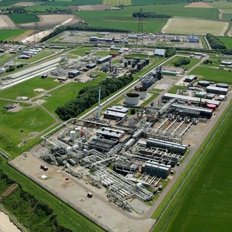Concrete reinforcements for gas terminals